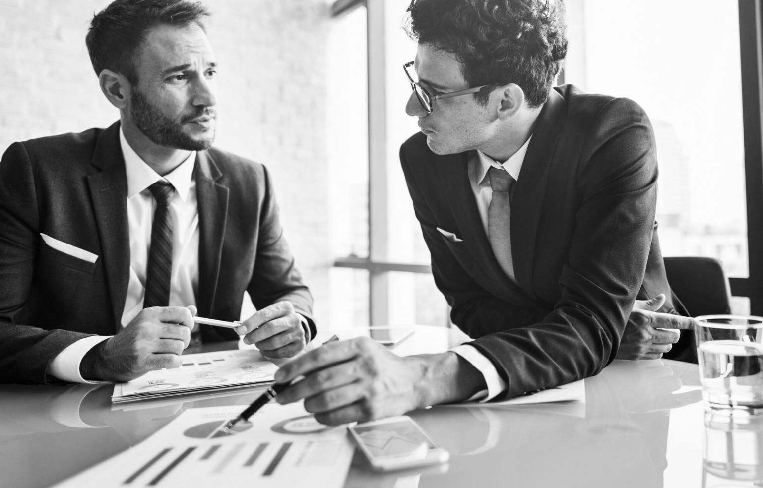 Workshop-Situation mit Teilnehmenden bei interaktiver Finanzübung