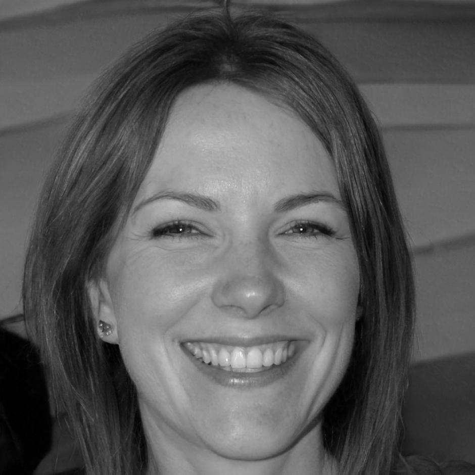 Finanzberaterin Lærke Vestergaard mit langjähriger Erfahrung in der Entwicklung finanzieller Gewohnheiten